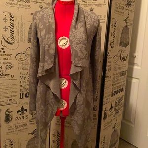 Knox rose 🌹 floral cardigan